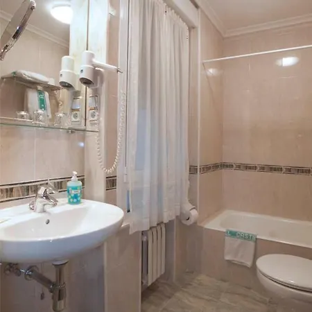 Otel Castilla 2*