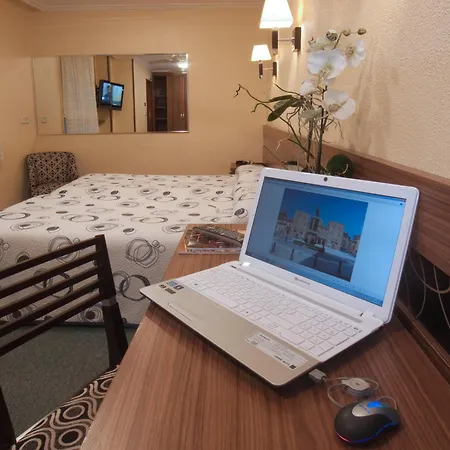 Готель Castilla 2*