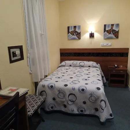 Готель Castilla 2*